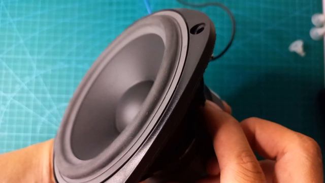 Review Speaker 5 Inch SB Acoustics SB13PFC25-04-LBR