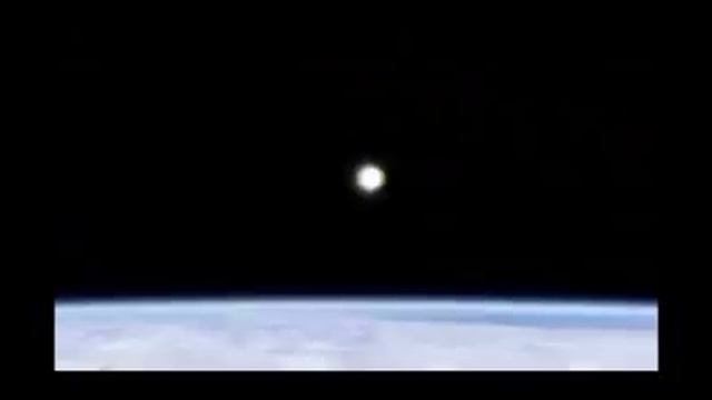 Secret Service - Aux Deux Magots смотреть онлайн