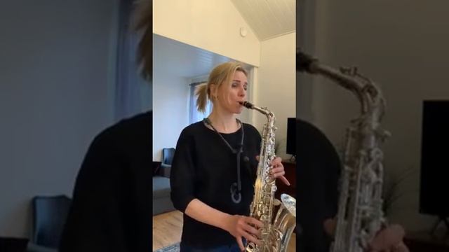 Дубль 1800-какой-то Всего 4 мес. занятий. #саксофон Школа саксофона Эдгара Шамова смотреть онлайн