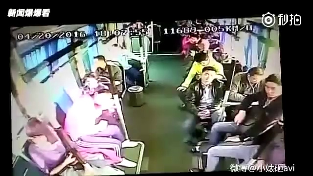 Когда в автобус врезается грузовик смотреть онлайн