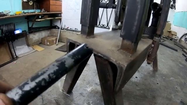 Сделал сам и он выручает отлично.Стол и лавка своими руками.#делайсам #своимируками #холоднаяковка смотреть онлайн