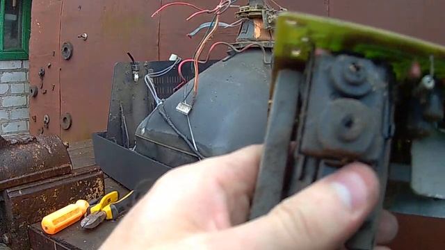 Разбор телевизора Vestel VR 2115 TFF. Сколько можно заработать!? смотреть онлайн