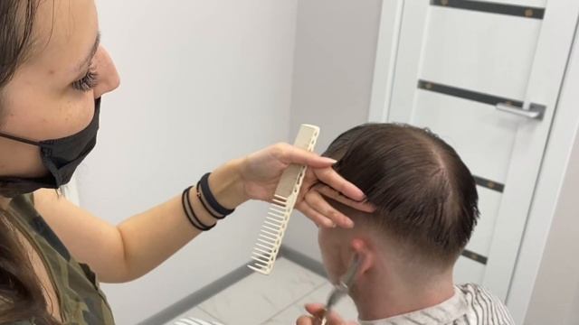 SIDE PART / СТРИЖКА С НЕСВЕДЕНИЕМ ЗОН / САМАЯ ПОПУЛЯРНАЯ МУЖСКАЯ СТРИЖКА / Man’s haircut смотреть онлайн
