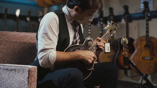 1924 Gibson F5 Loar played by Tristan Scroggins смотреть онлайн