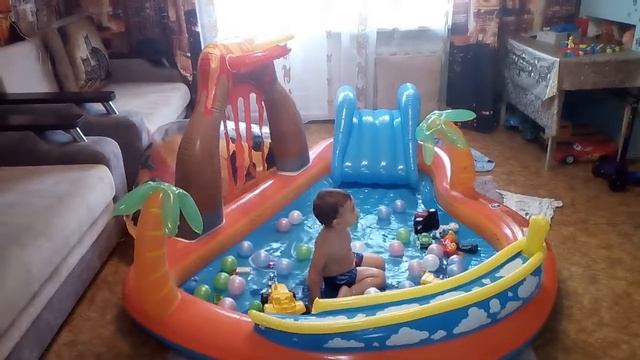 бассейн дома смотреть онлайн