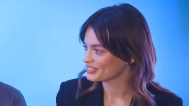 Emma Mackey Being Cute For 2 Minutes смотреть онлайн