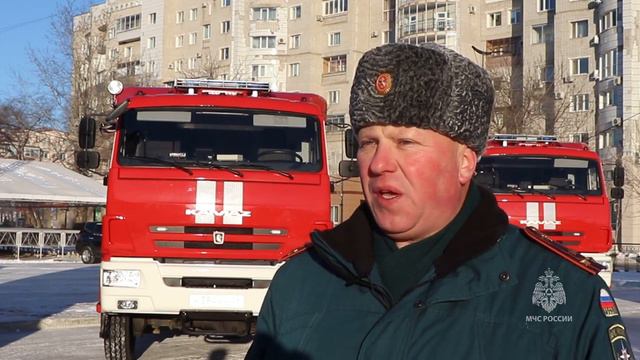 В Благовещенске амурским подразделениям МЧС передали ключи от новых пожарных машин смотреть онлайн