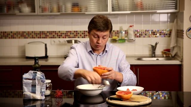 Праздничный салат с грейпфрутом, фетой и грецкими орехами смотреть онлайн