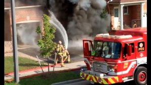 Пожарные спешат на пожар. Сирены пожарных машин