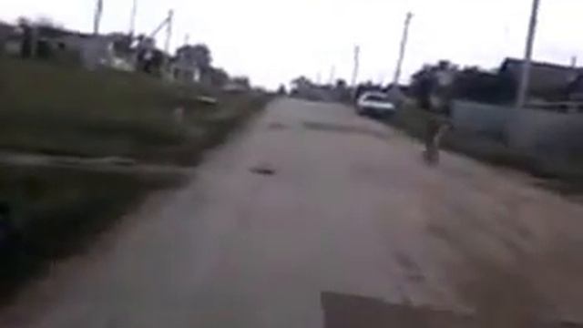 Чувак жжёт!!! Угар! Смотрите на его лицо после того как он бросил велик!!!!! смотреть онлайн