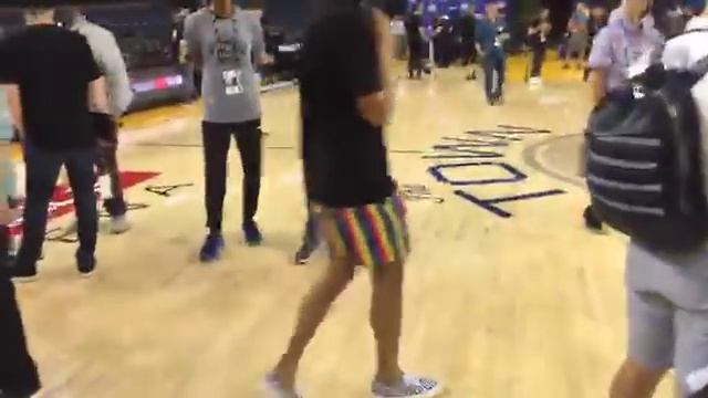 Views f. Warriors (2-3) media availability at Oracle, day b4 Game 6 NBA Finals vs Toronto смотреть онлайн