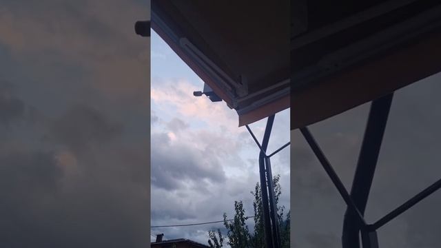 установили 4 локтевых маркизы на кафе. В чем особенность!