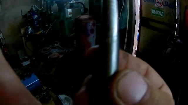 РАЗБОРКА ЗАВАЛОВ В ГАРАЖЕ И ПОКАТУШКИ С СЫНОМ НА ТРАКТОРЕ Т-25. смотреть онлайн