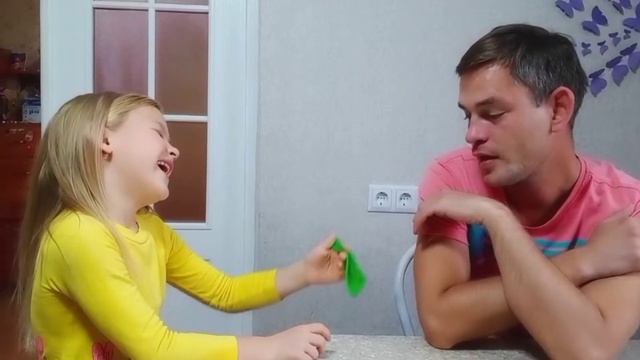 София и папа учат цвета надувая воздушные шары смотреть онлайн