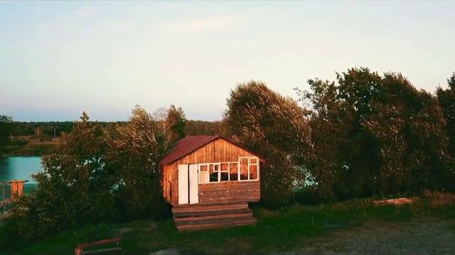 Вечер, река, охотничий домик смотреть онлайн