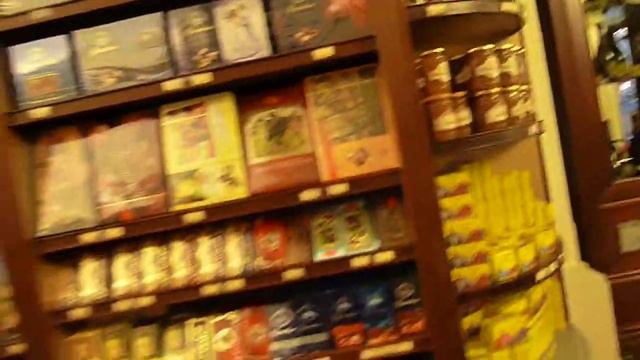 Прогулка по гастроному ГУМа в Москве 13-11-2012 смотреть онлайн