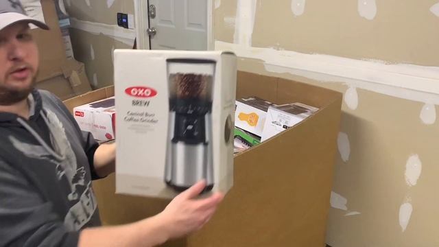 Amazon Returns Gaylord Pallet of Electronics & Appliances & More! Very good Money Maker! Robots смотреть онлайн