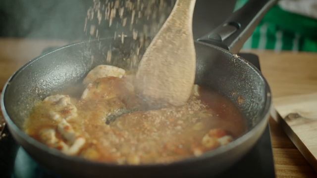 Пикантная паста с курицей в томатном соусе смотреть онлайн