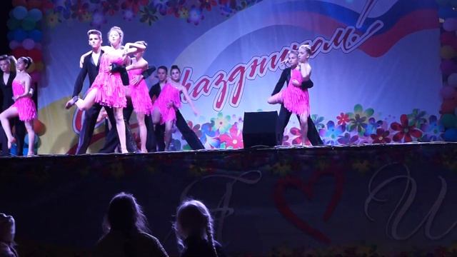 ЗАЖИГАЕМ НА СЦЕНЕ "РУМБА" смотреть онлайн