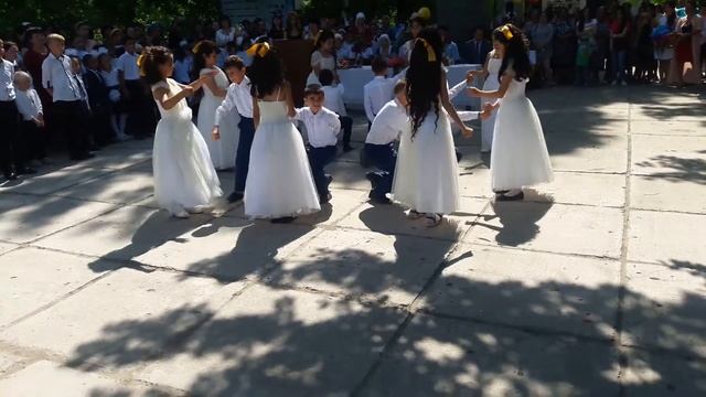 ТАНЕЦ 3 "б" КЛАСС, 2017 ГОД ВАЛЬС. классный руководитель: Егорова К.Н. смотреть онлайн
