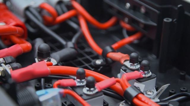 KickAss Power Station LiFePO4 Lithium AGM battery Integrated DC Charger MPPT solar QC3 & Anderson смотреть онлайн