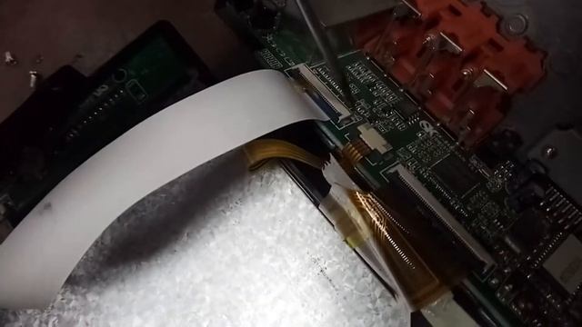 Ремонт китайской автомагнитолы AMPrime 7018B. Не включается. смотреть онлайн