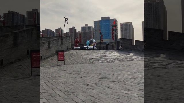 Городская стена City Wall of Xian 西安城墙 смотреть онлайн
