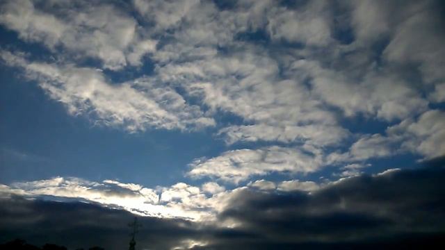 Летят тучи, время идёт, а мы помолимся о всех людях и о их счастье. смотреть онлайн