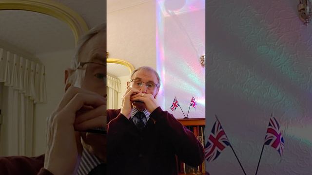 'Pomp & Circumstance No:4' by Sir Edward Elgar - 1907 & 'God Save The King' by Thomas Arne' - 1745 смотреть онлайн