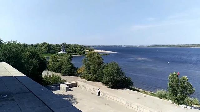 Как никто не упал? Поразительно. Опасный монумент. How did no one fall? Strikingly. смотреть онлайн