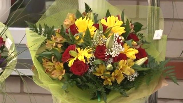 Какие цветы кому подарить? смотреть онлайн