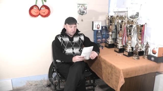 Строительная сажа в прикормке. Разноцветные крючки. И другие рыболовные вопросы смотреть онлайн
