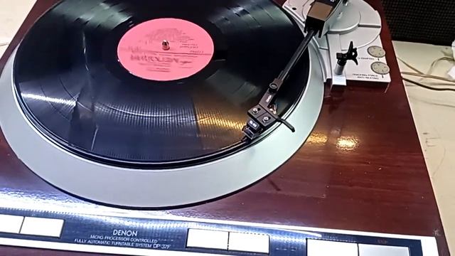 Проигрыватель Denon dp-37f, усилитель Yamaha ca-600 смотреть онлайн