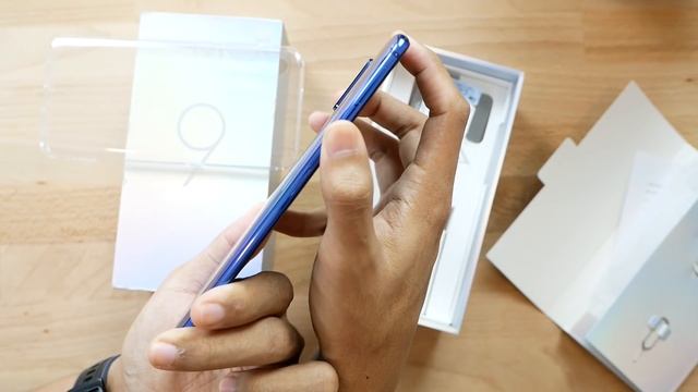 พรีวิว Xiaomi Mi9 แรงสุดแล้วในงบ 16,xxx บาท смотреть онлайн
