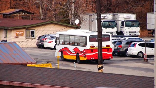 US Army Daewoo BS106 Royal City (1st generation) 1062 moving around in the US Army Bus Yard смотреть онлайн