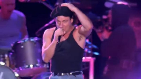 AC-DC - Hells Bells (Live at Donington 8.17.91)