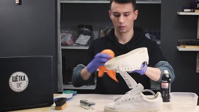 Как чистить белые кроссовки? смотреть онлайн