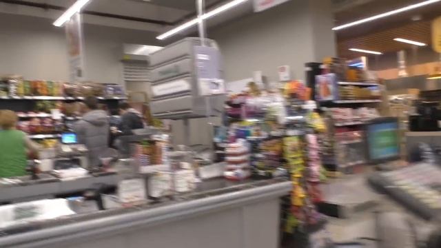 ЛЕГЕНДАРНЫЙ SPAR САМАРЫ / ПРОДАВЦЫ Vs ПОКУПАТЕЛИ/ ГОРЫ ПРОСРОЧКИ И ТОВАР БЕЗ СРОКА ГОДНОСТИ. смотреть онлайн