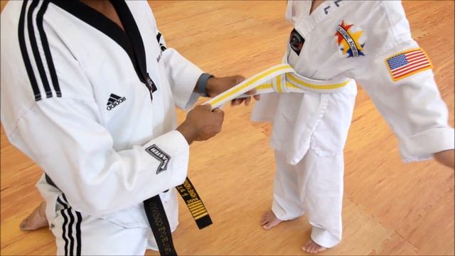 How To Tie Your Child's Taekwondo Belt - Roar Taekwondo смотреть онлайн
