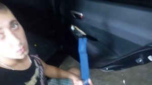Снятие дверной обшывки Хонда Civic  2008