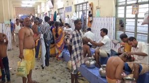 Индийская традиция бриться наголо