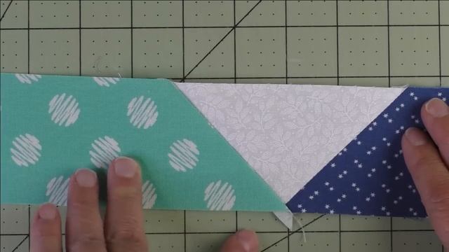 0720 Four Squares Free Quilt Block Tutorial | Block of the Day 2023 | Mitered Borders | AccuQuilt смотреть онлайн