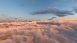 Полёт Над облаками На Закате. Бесплатный Видео Футаж. Бесконечный Бесшовный цикл Версия 02