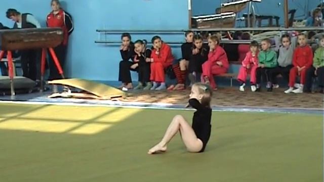 Маша на соревнованиях по спортивной гимнастике смотреть онлайн