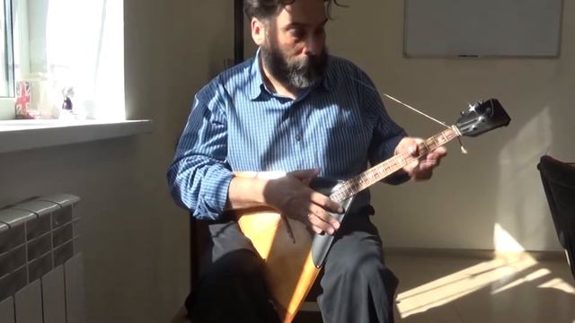 Светит Месяц (The Moon is Shining) Russian folk song played on balalaika смотреть онлайн