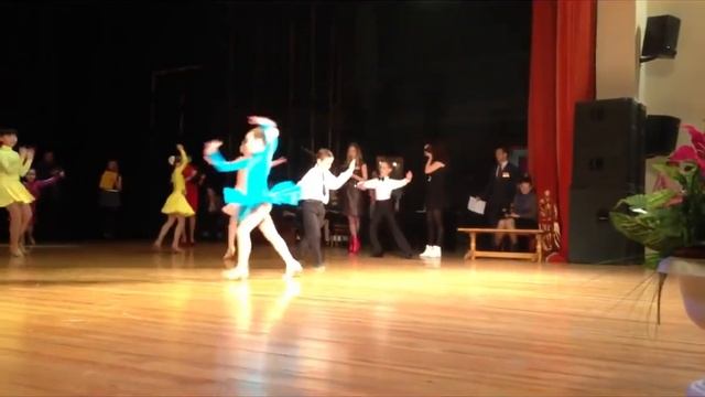 Бально-спортивные танцы первый раз и так красиво.. смотреть онлайн