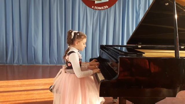 Б.Савельев (обр. Е.Медведовского) "Настоящий друг"; Каешко Анастасия, Чваркова Валерия смотреть онлайн