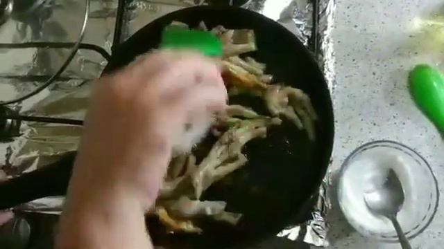 Куриные лапки по-тайски смотреть онлайн