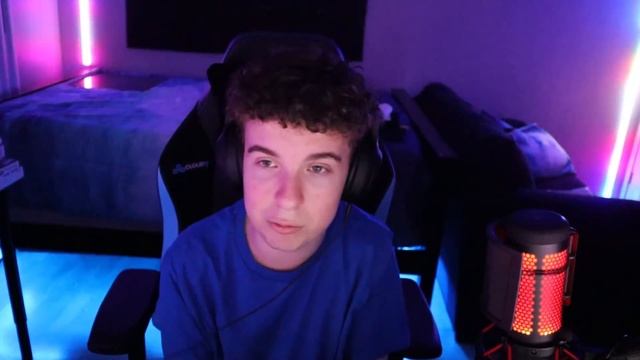 so I became an emo on roblox and then this happened... смотреть онлайн