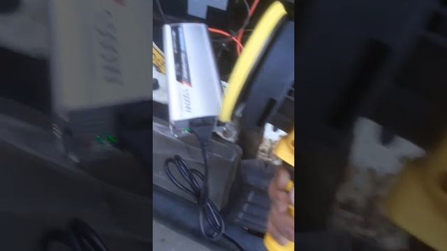 Power Inverter 1500w SUREDOM. Тестируем преоброзователь с 12в на 220. смотреть онлайн